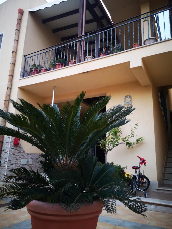 Casa Vacanza Da Samuele ซานวิโต โลคาโป ภายนอก รูปภาพ